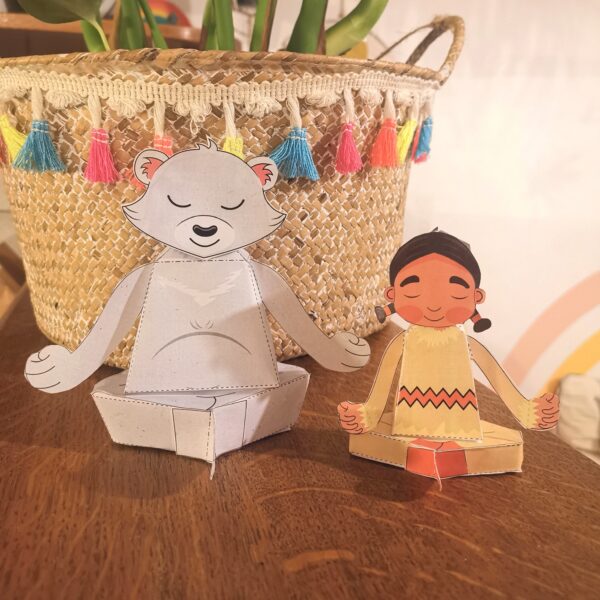 Paper Toys ours et petite fille Inuit yoga party